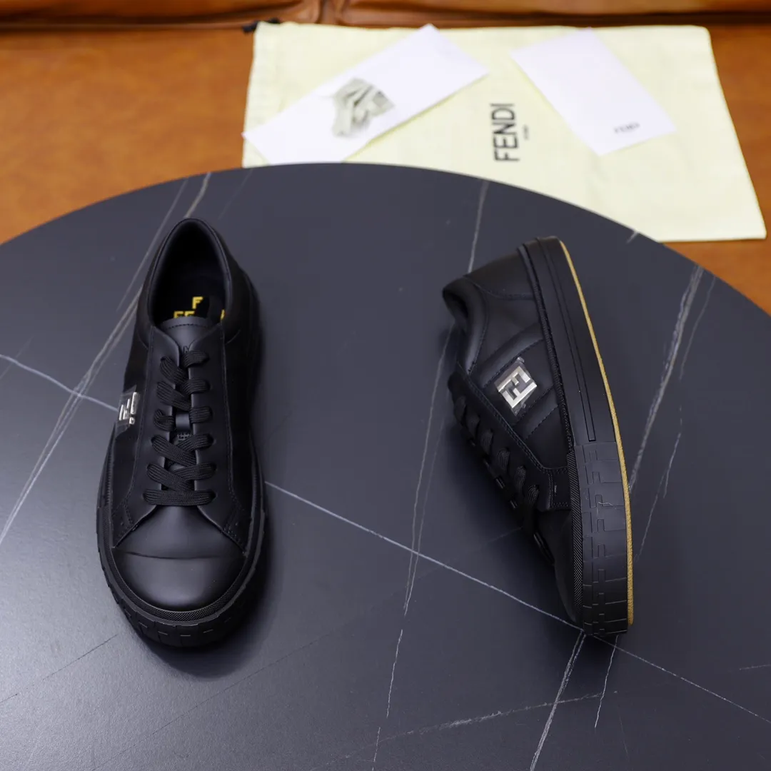 Factory price: 580💰Original order (couple model) Brand: FENDI Fendi🙅‍♂️🙅‍♂️🙅‍♂️ Size: Female 35–40, Male 39-44 (45 can be customized) Grade: Official website genuine Material: Imported original cowhide upper Original comfortable lining TPU wear-resistant lightweight outsole Style category: Loafers New trendy shoes color: actual picture color
